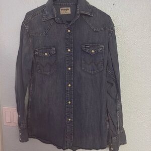 Wrangler button up. Size medium. Denim